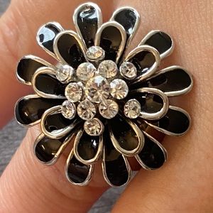 Black Floral Vintage-Inspired Ring